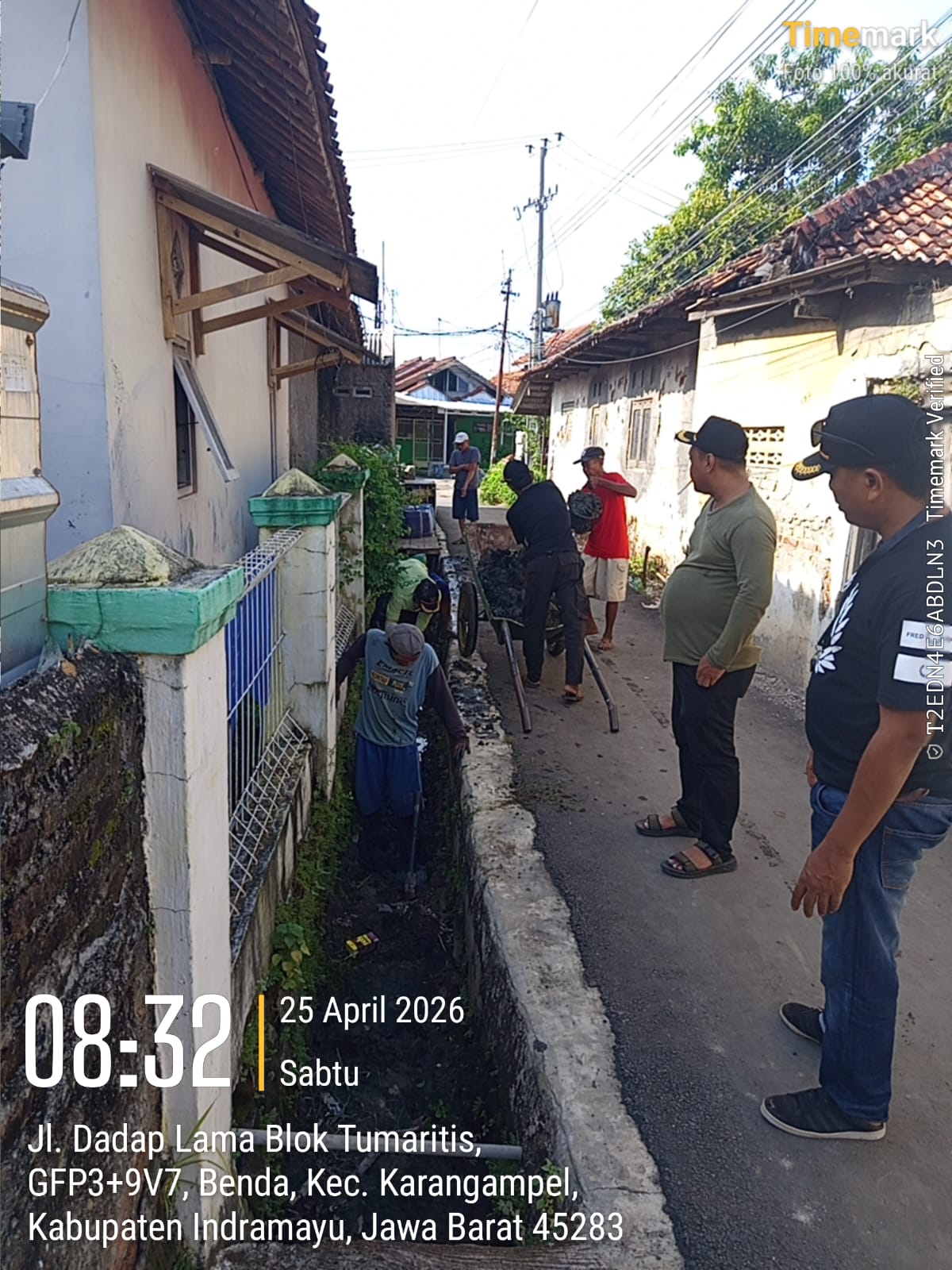 PEMBERSIHAN SALURAN IRIGASI DESA KARANGAMPEL
